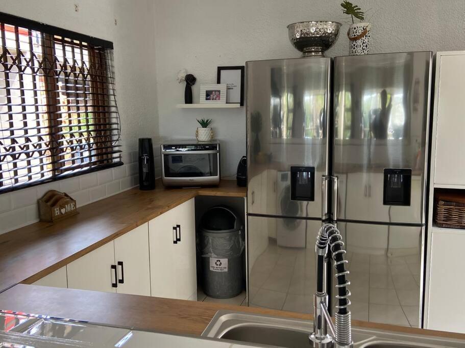 Open Living Family In The Winelands Cape Town