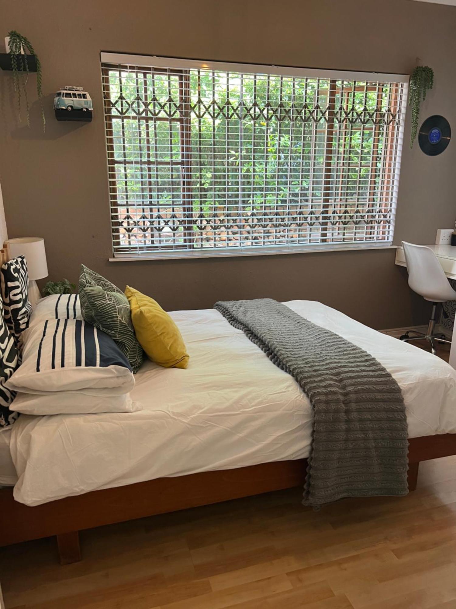 Open Living Family In The Winelands